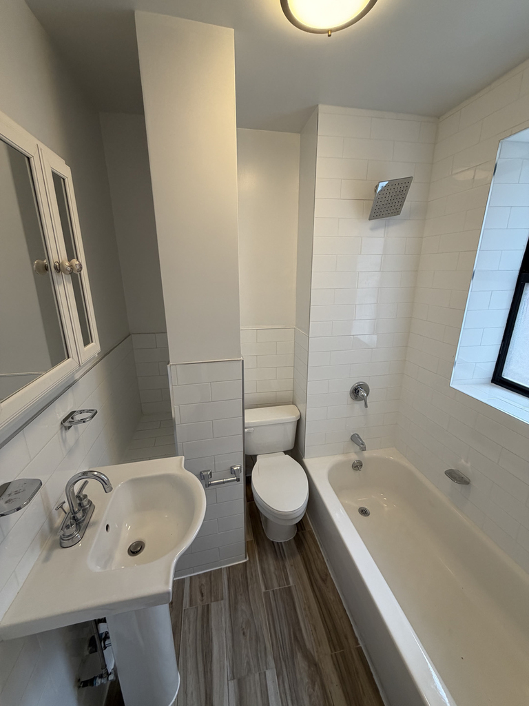 1427 York Avenue - Photo 2