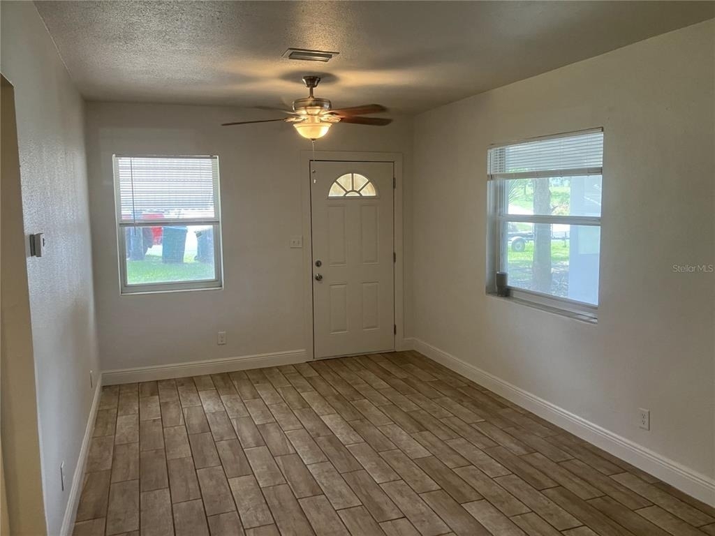 315 S Seminole Avenue - Photo 2
