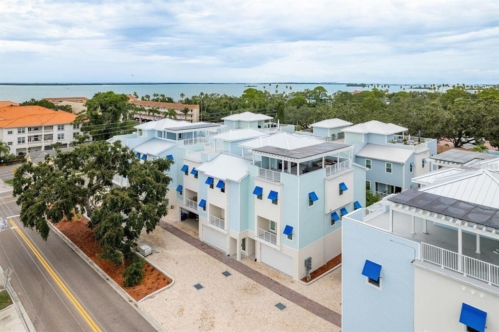 1413 Bayshore Boulevard - Photo 1