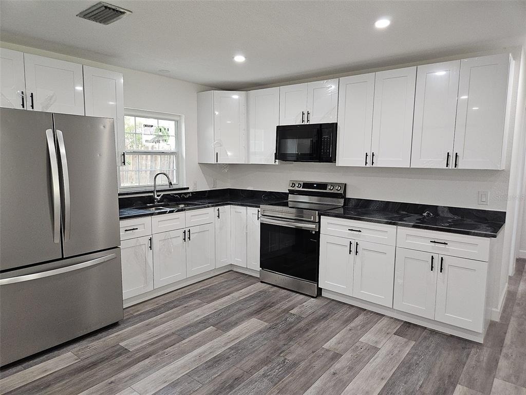 4051 Nw 19th Avenue - Photo 3