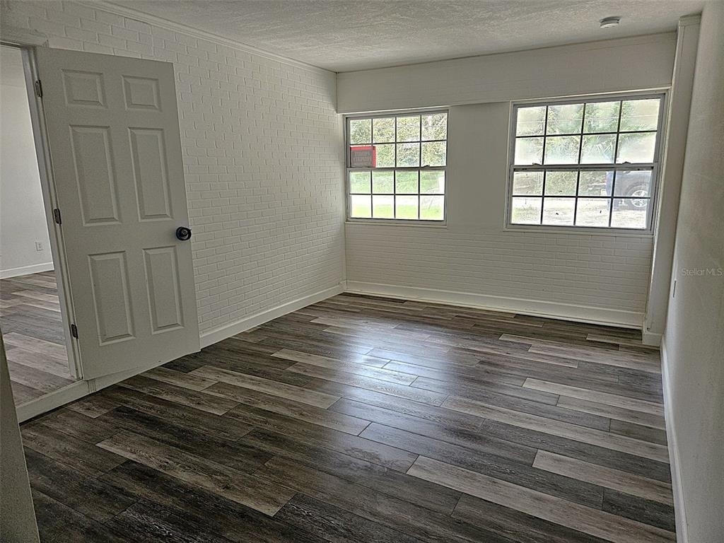 4051 Nw 19th Avenue - Photo 5