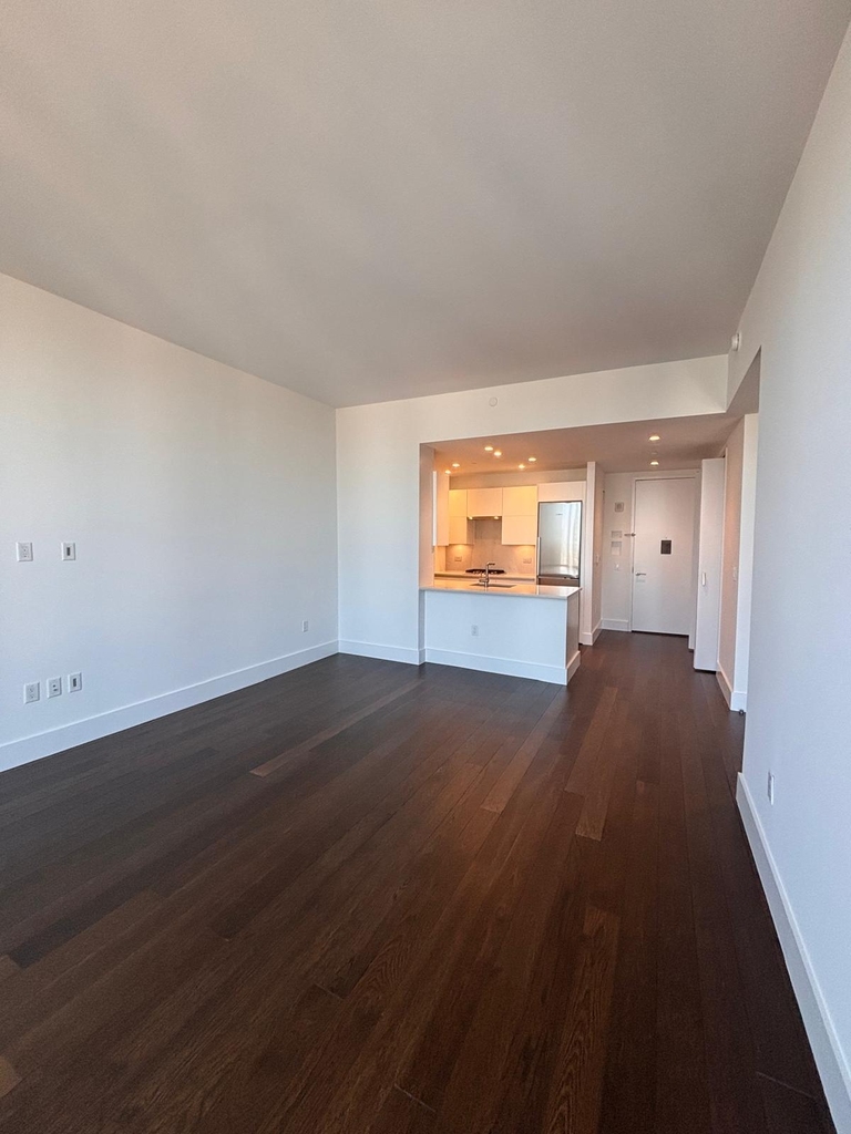 East 44th Street - Photo 1