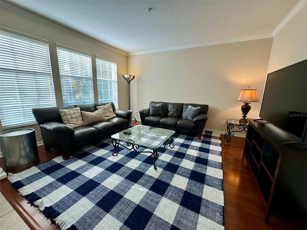 993 Juel Street - Photo 2
