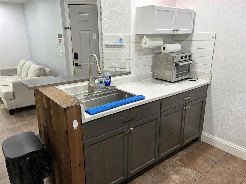 5701 Gatlin Avenue - Photo 3