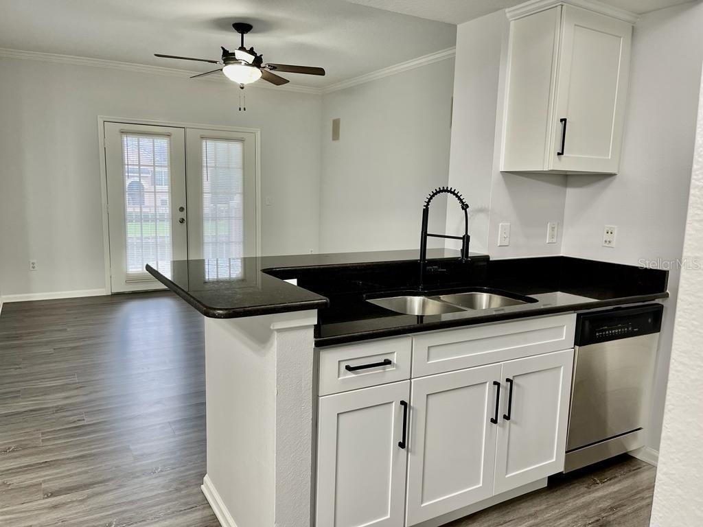 14316 Fredricksburg Drive - Photo 4