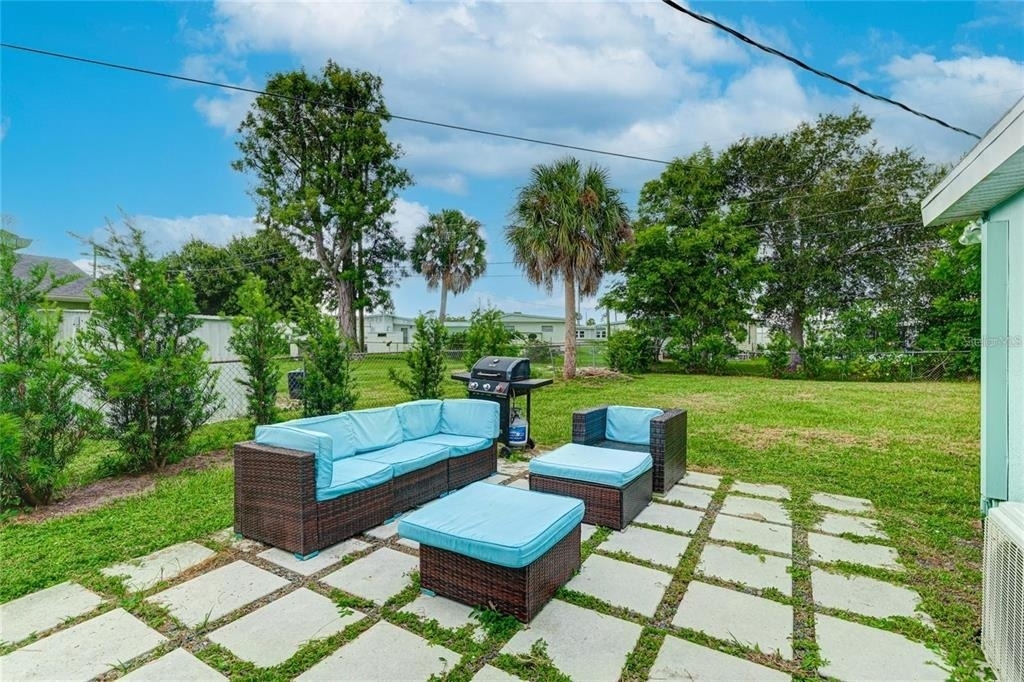 1023 Roberta Street - Photo 2