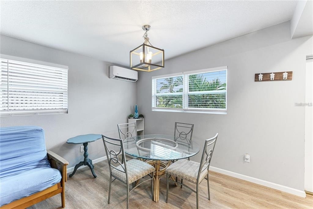1023 Roberta Street - Photo 6