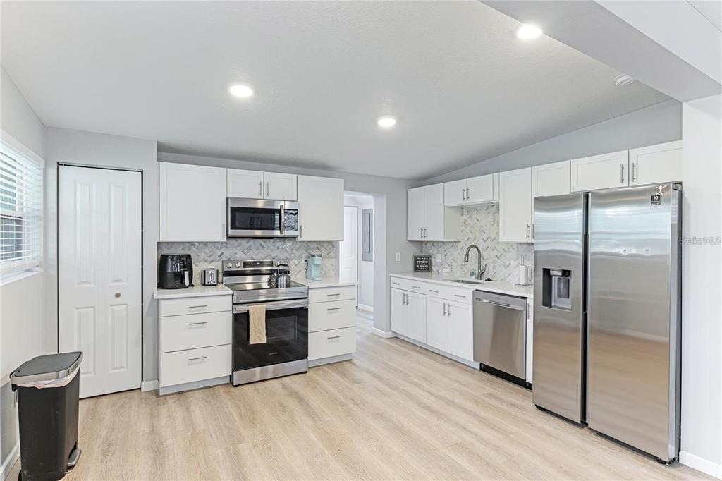 1023 Roberta Street - Photo 4