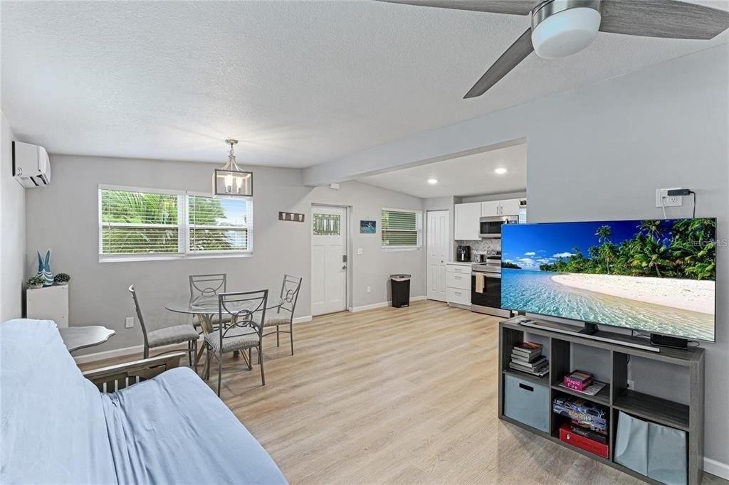 1023 Roberta Street - Photo 7