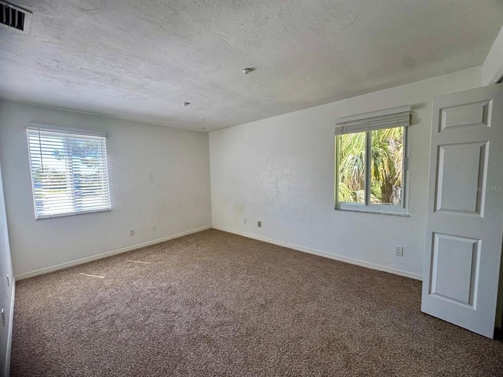 22481 Westchester Boulevard - Photo 14