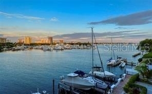 650 Golden Gate Point - Photo 4