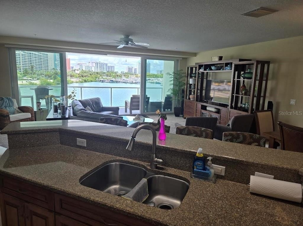 650 Golden Gate Point - Photo 16