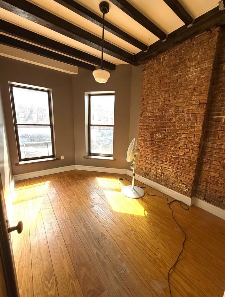 129 Putnam Avenue - Photo 0