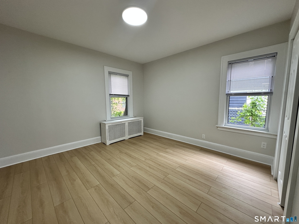 332 Robbins Street - Photo 9