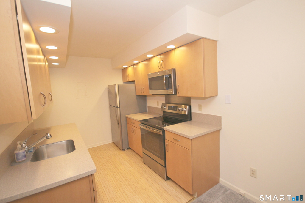 50 Aiken Street - Photo 2