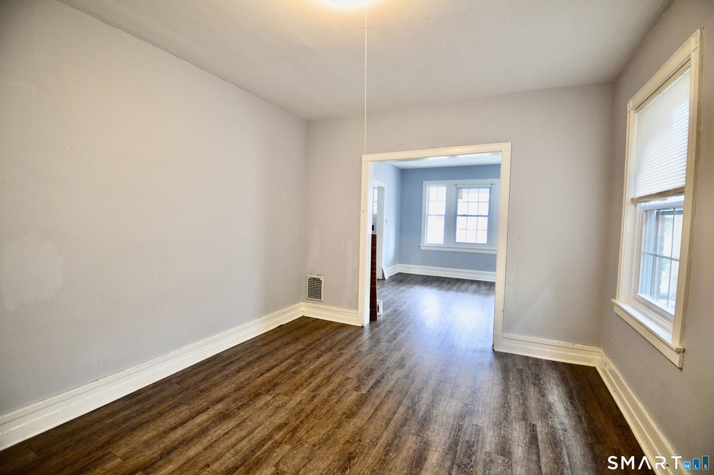 407 East Avenue - Photo 3