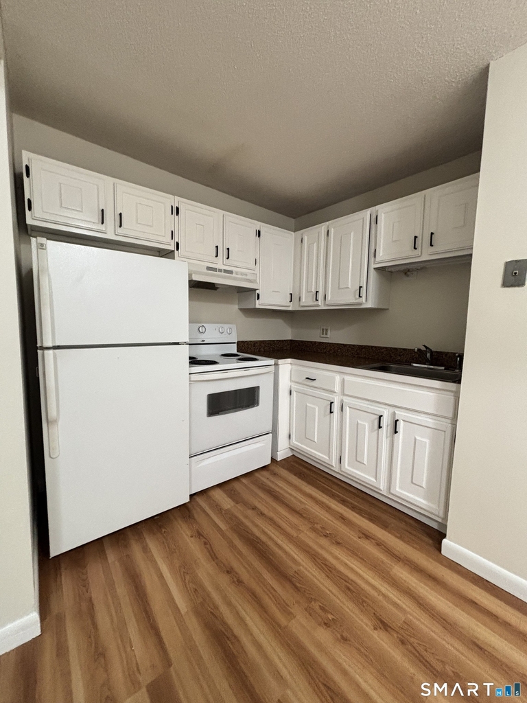 31 Vernon Avenue - Photo 2