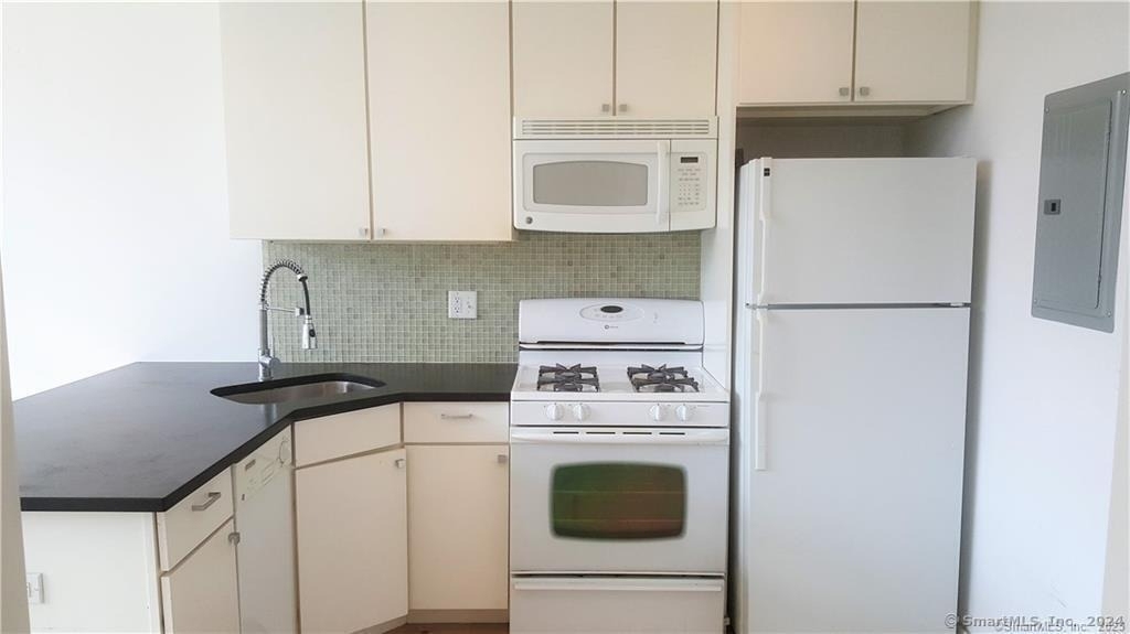 804 Chapel Street - Photo 2