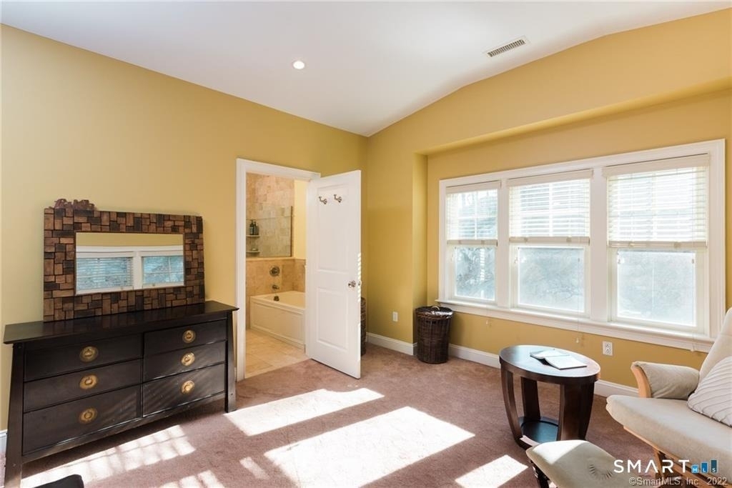 70 Riverdale Avenue - Photo 8