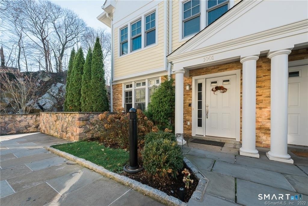 70 Riverdale Avenue - Photo 0