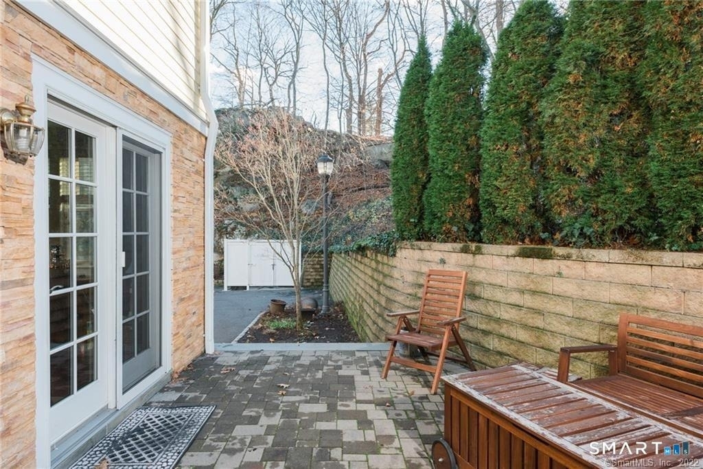 70 Riverdale Avenue - Photo 14