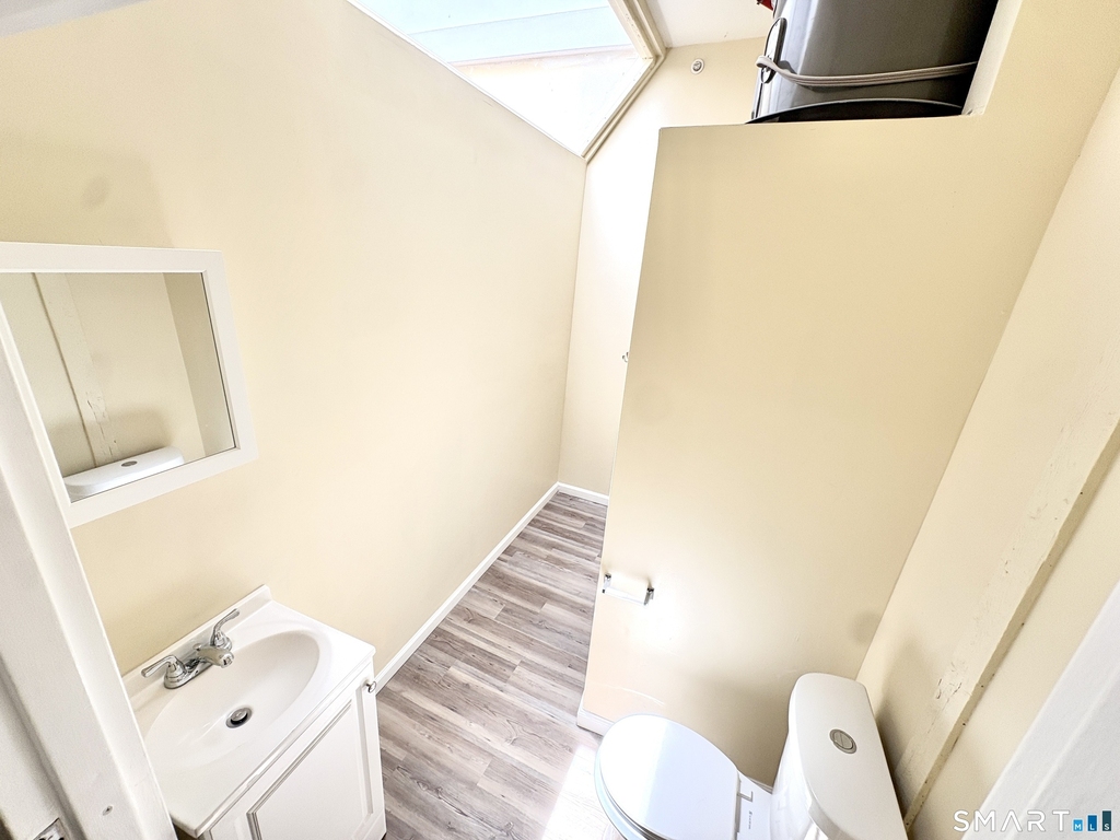 105 Bank Street - Photo 5