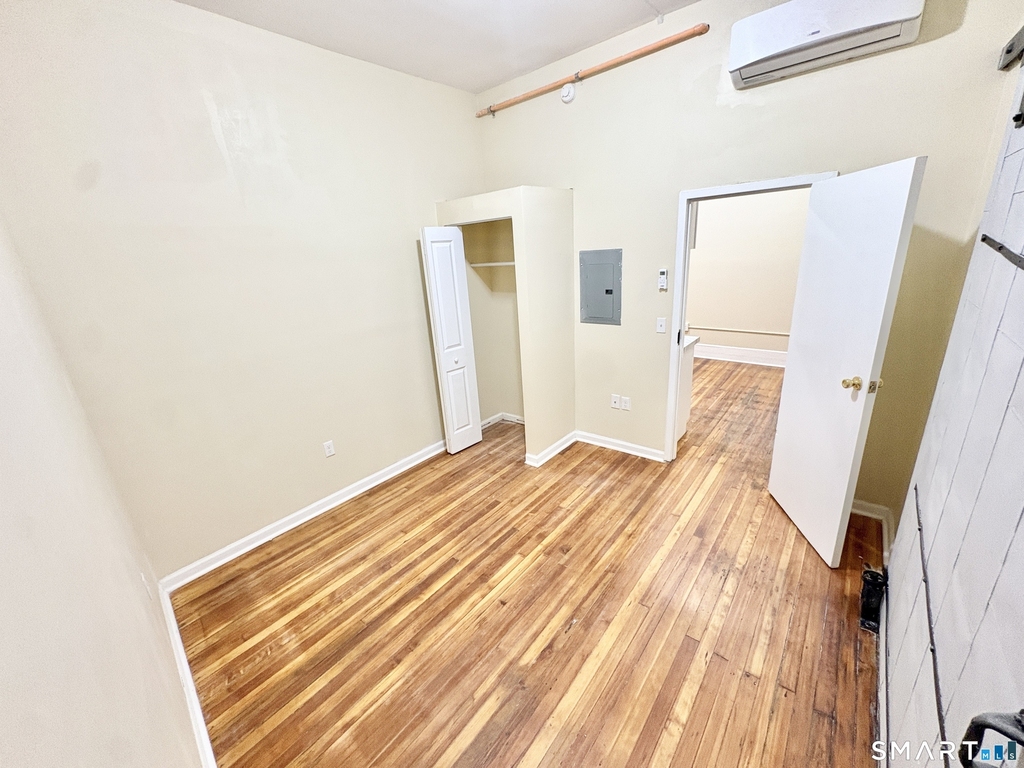 105 Bank Street - Photo 3