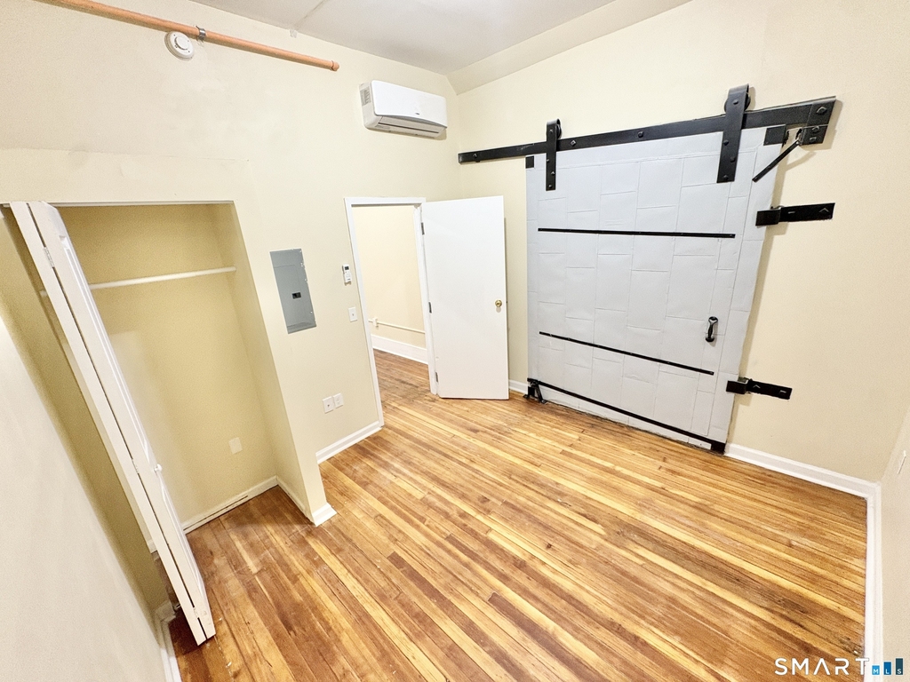 105 Bank Street - Photo 0