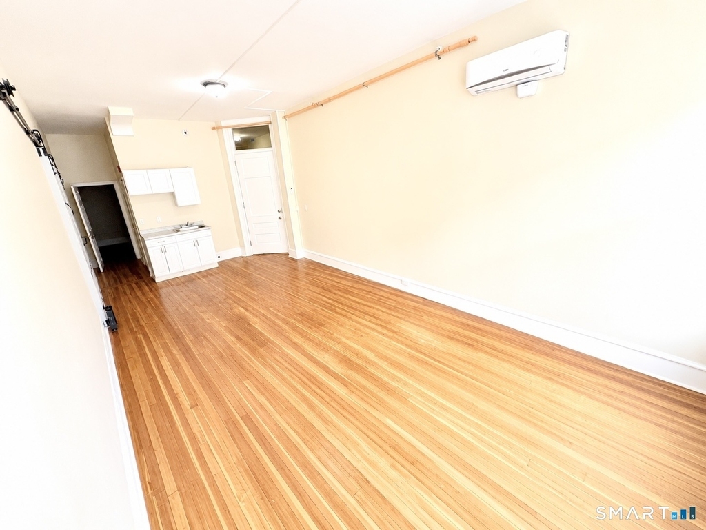 105 Bank Street - Photo 14