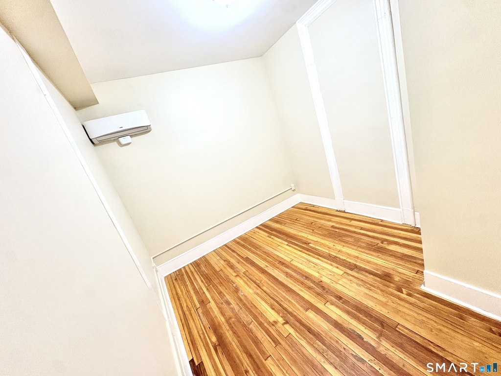 105 Bank Street - Photo 7