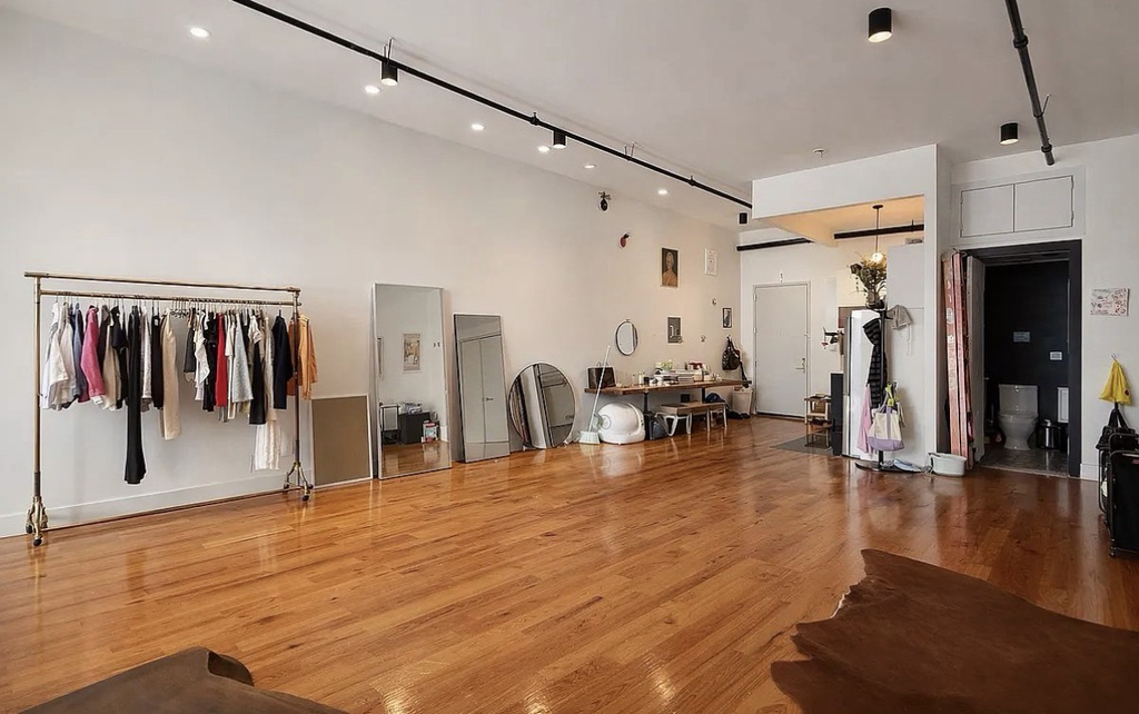 255 Mc Kibbin Street - Photo 2