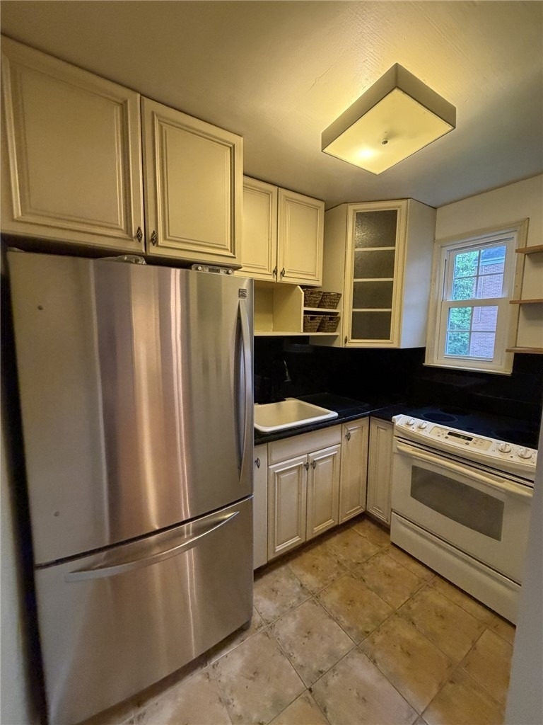 840 Thorn St - Photo 9