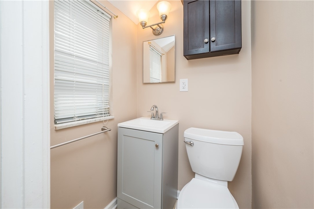 651 Royce Ave - Photo 14