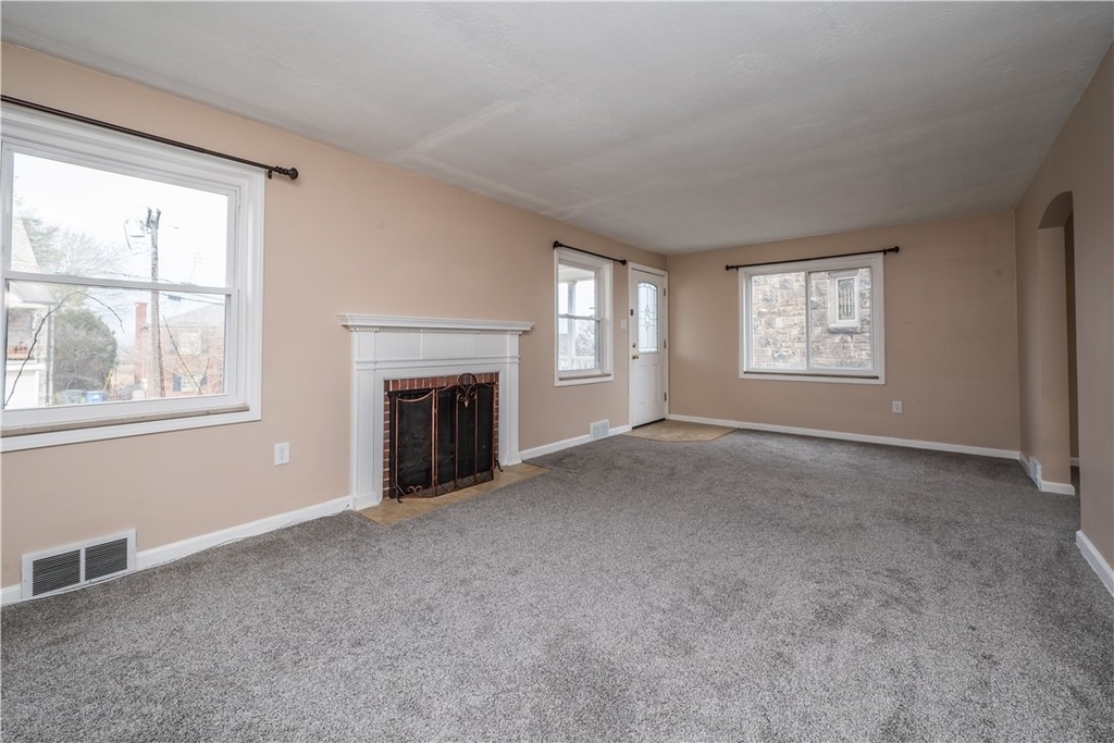 651 Royce Ave - Photo 4