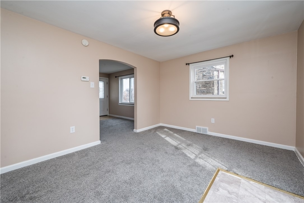 651 Royce Ave - Photo 6