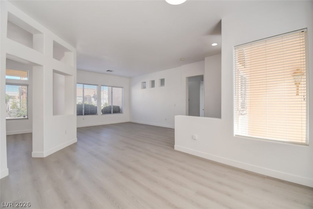 10800 Mission Lakes Avenue - Photo 8