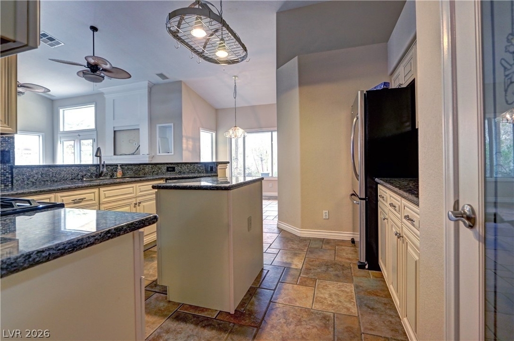 2108 Crestpoint Way - Photo 9