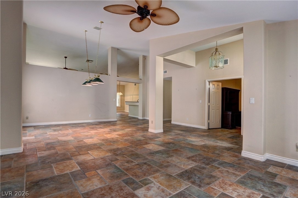 2108 Crestpoint Way - Photo 3