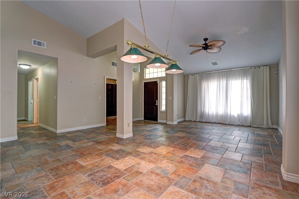 2108 Crestpoint Way - Photo 2