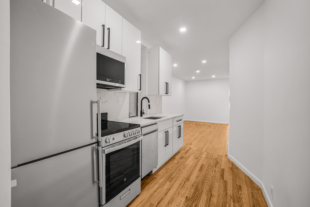 1412 Madison Avenue - Photo 1