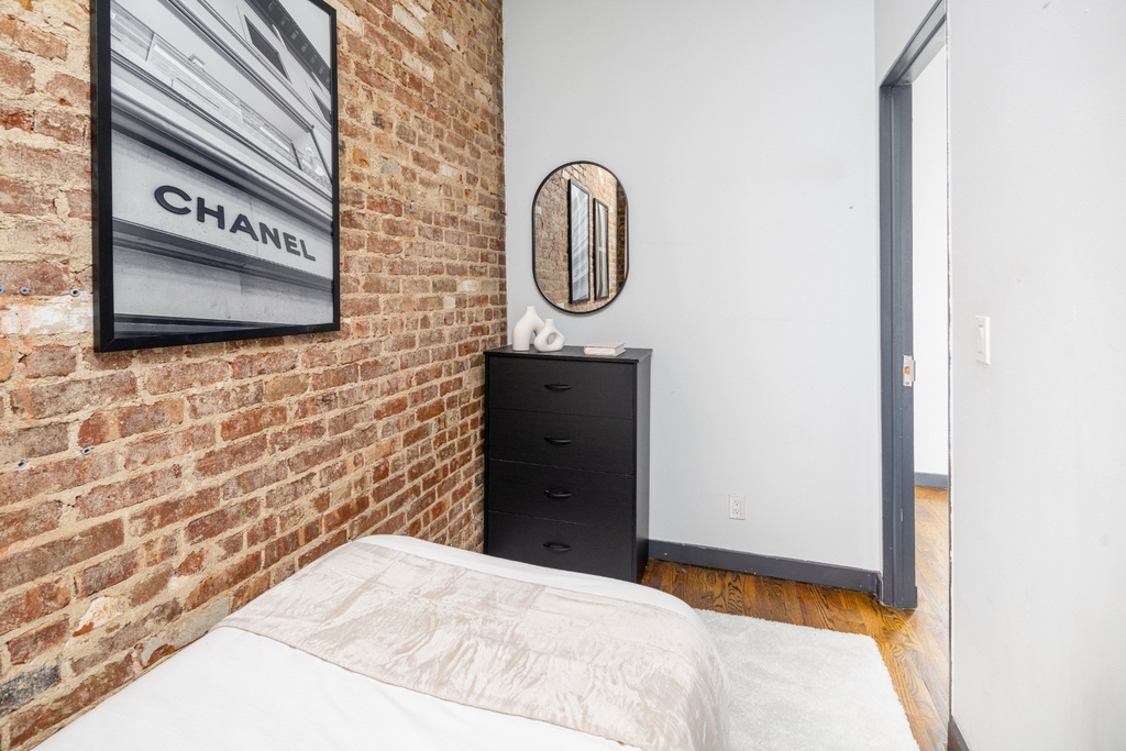 509 East 87th Street - Photo 9