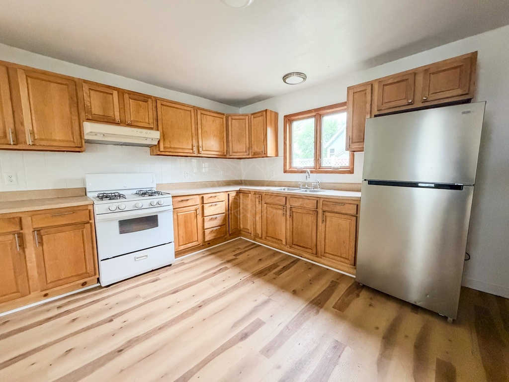 8 Temple Street - Photo 2