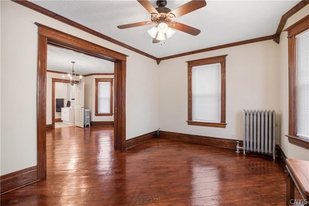 37 Niagara Street - Photo 8