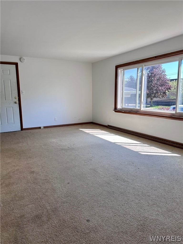 92 Lasalle Avenue - Photo 2