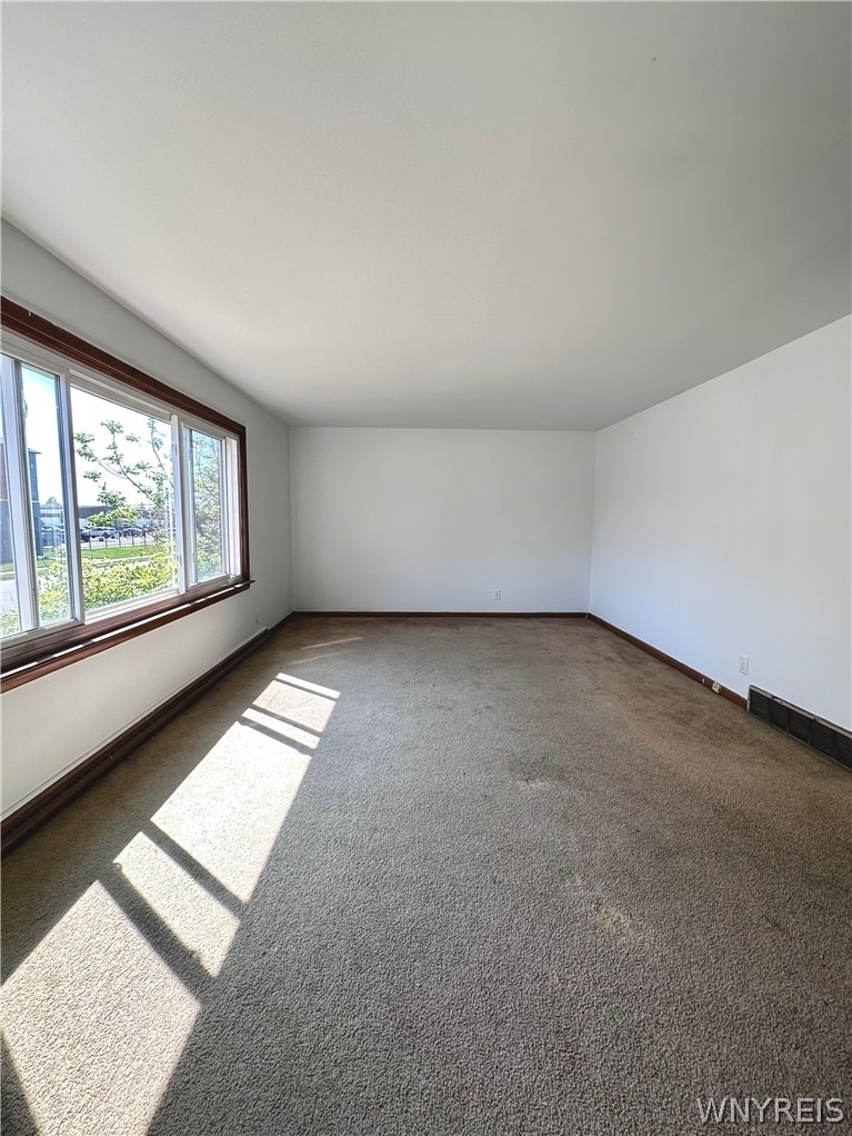 92 Lasalle Avenue - Photo 1
