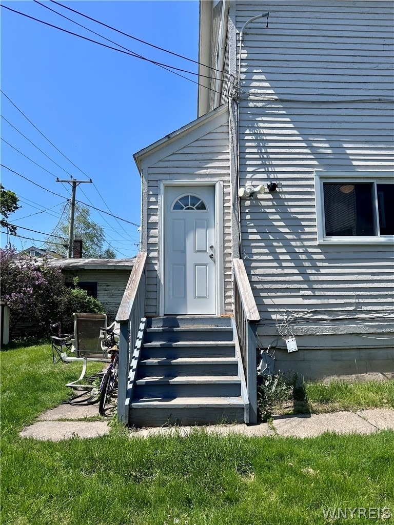 688 Columbus Parkway - Photo 1