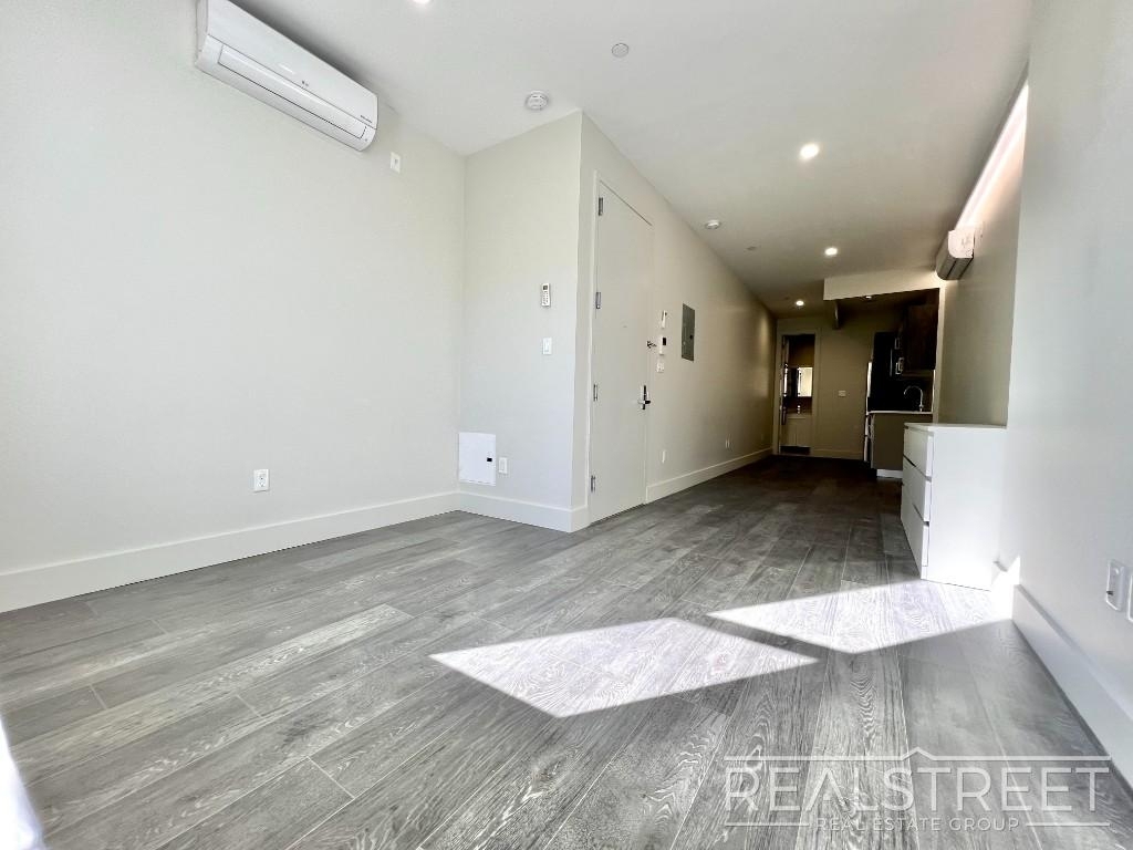 277 Linden St - Photo 10
