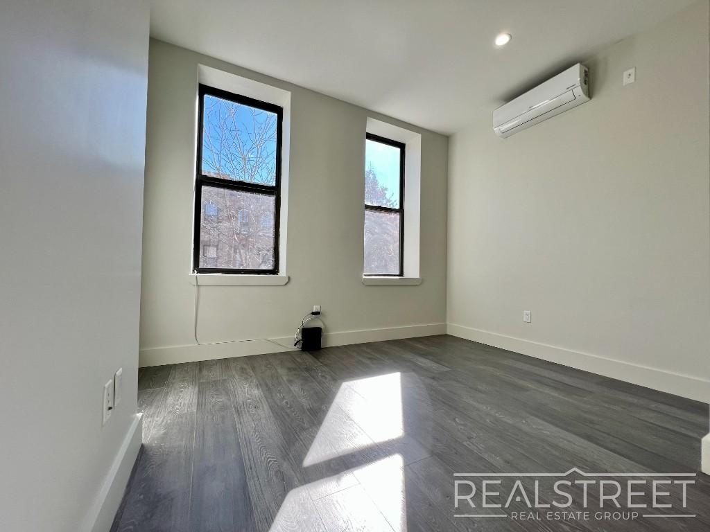 277 Linden St - Photo 8