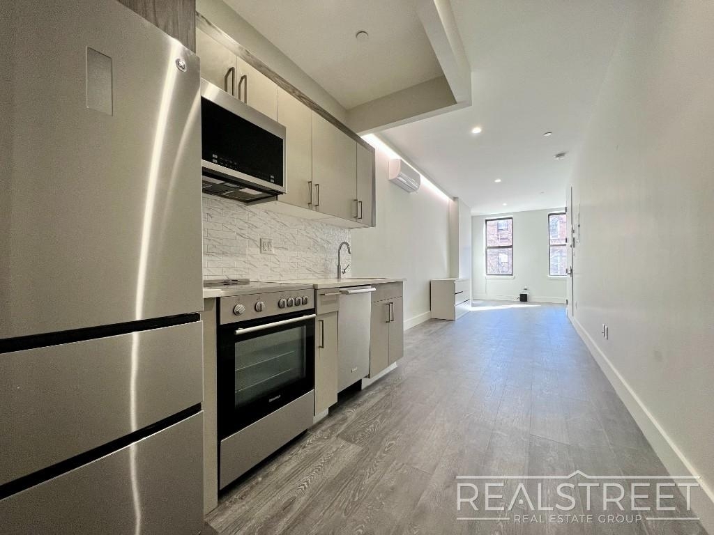 277 Linden St - Photo 6