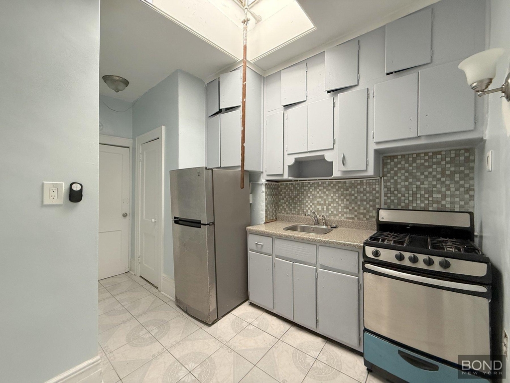 514 Jamaica Avenue - Photo 2